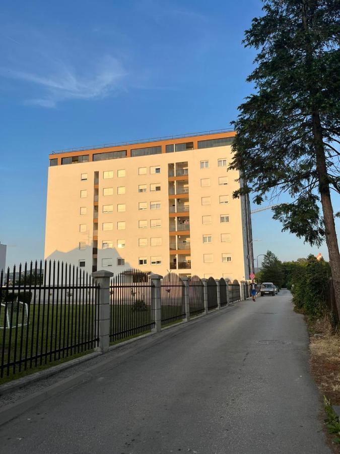 Lukana Apartma *
